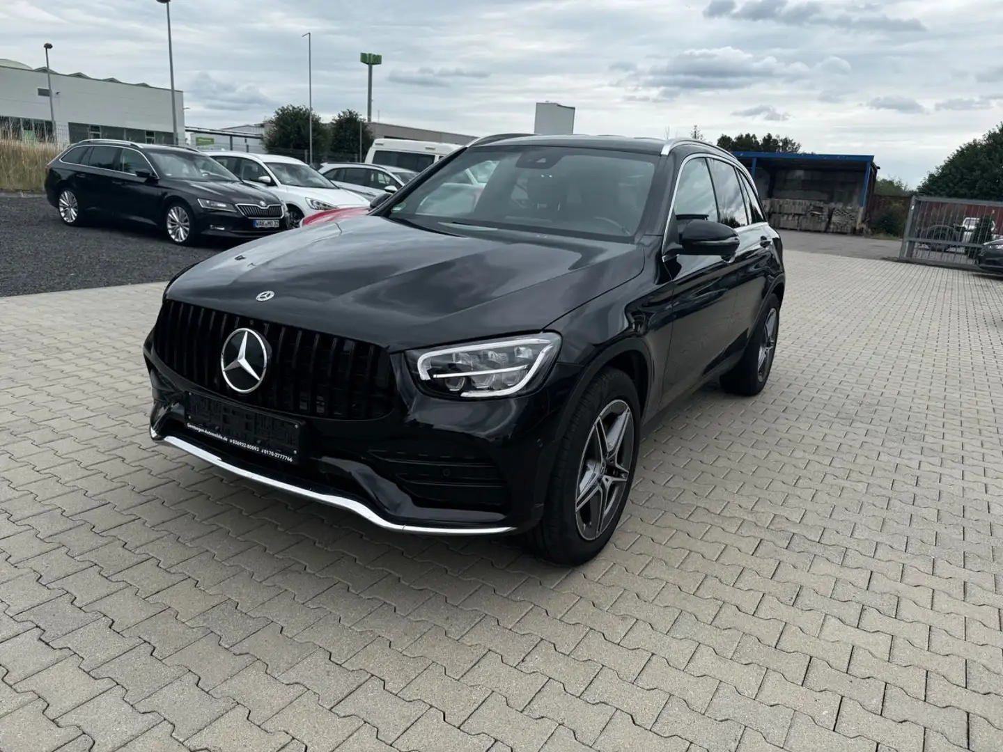 Mercedes-Benz GLC 300 4MATIC AMG LED SHZ AHK MB GARANTIE 01/27 Noir - 1