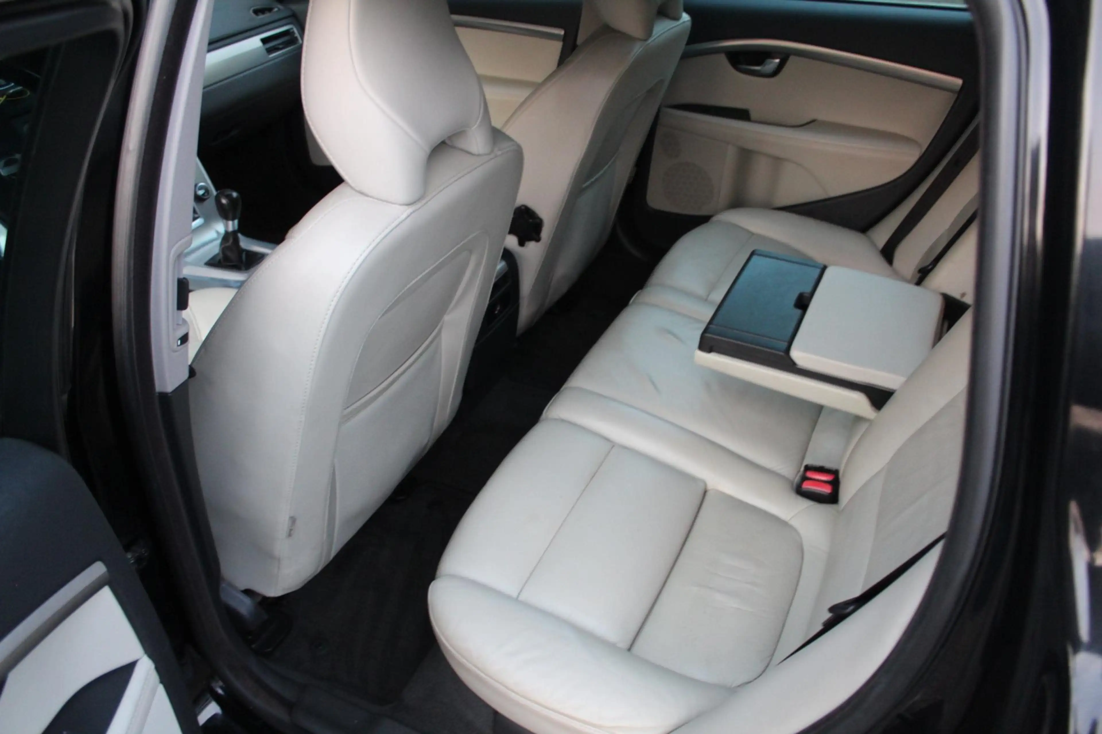 Volvo V70 1.6 T4 Limited Edition 180PK | Parkeersensoren | N — photo 15