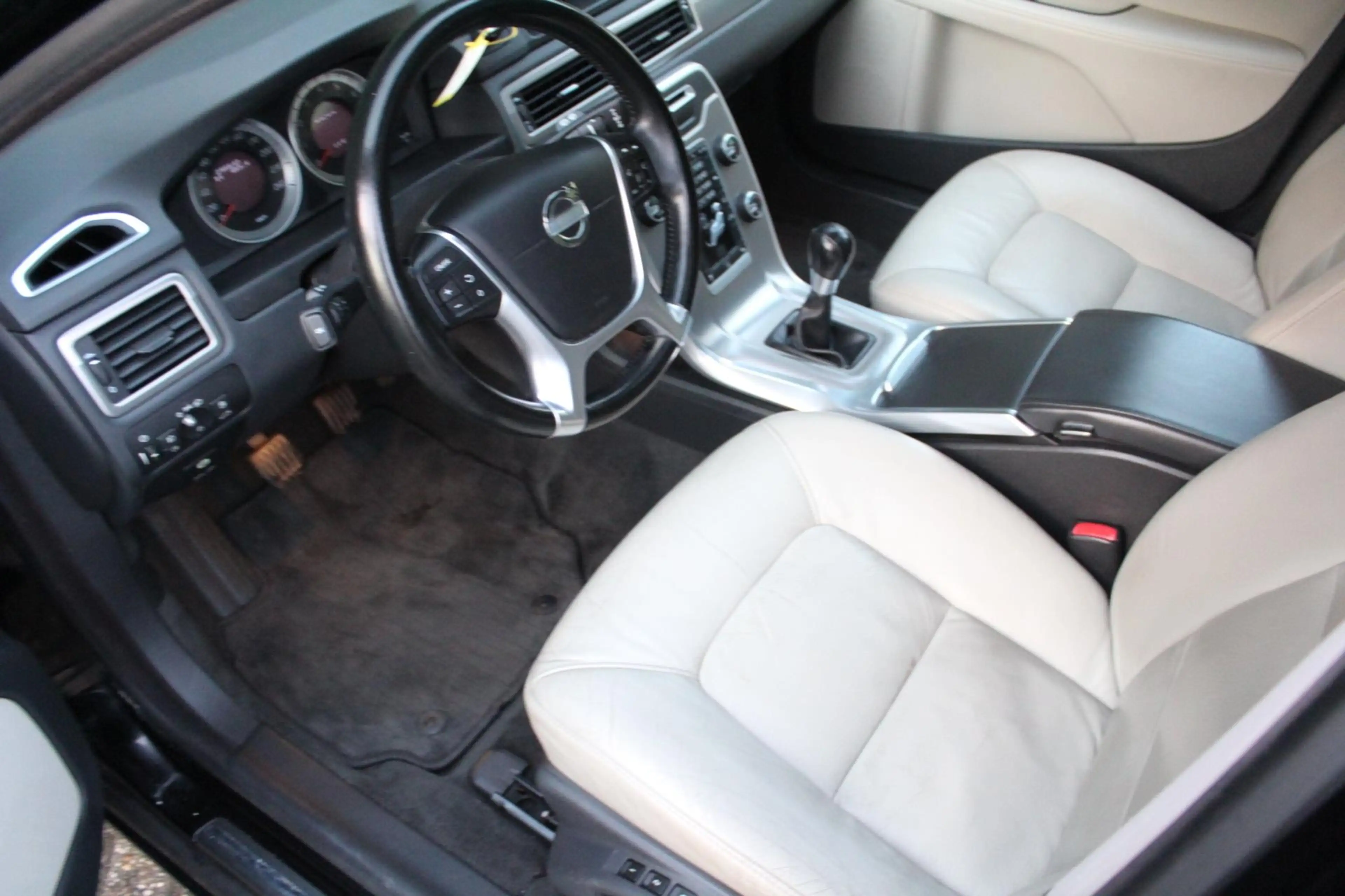 Volvo V70 1.6 T4 Limited Edition 180PK | Parkeersensoren | N — photo 3