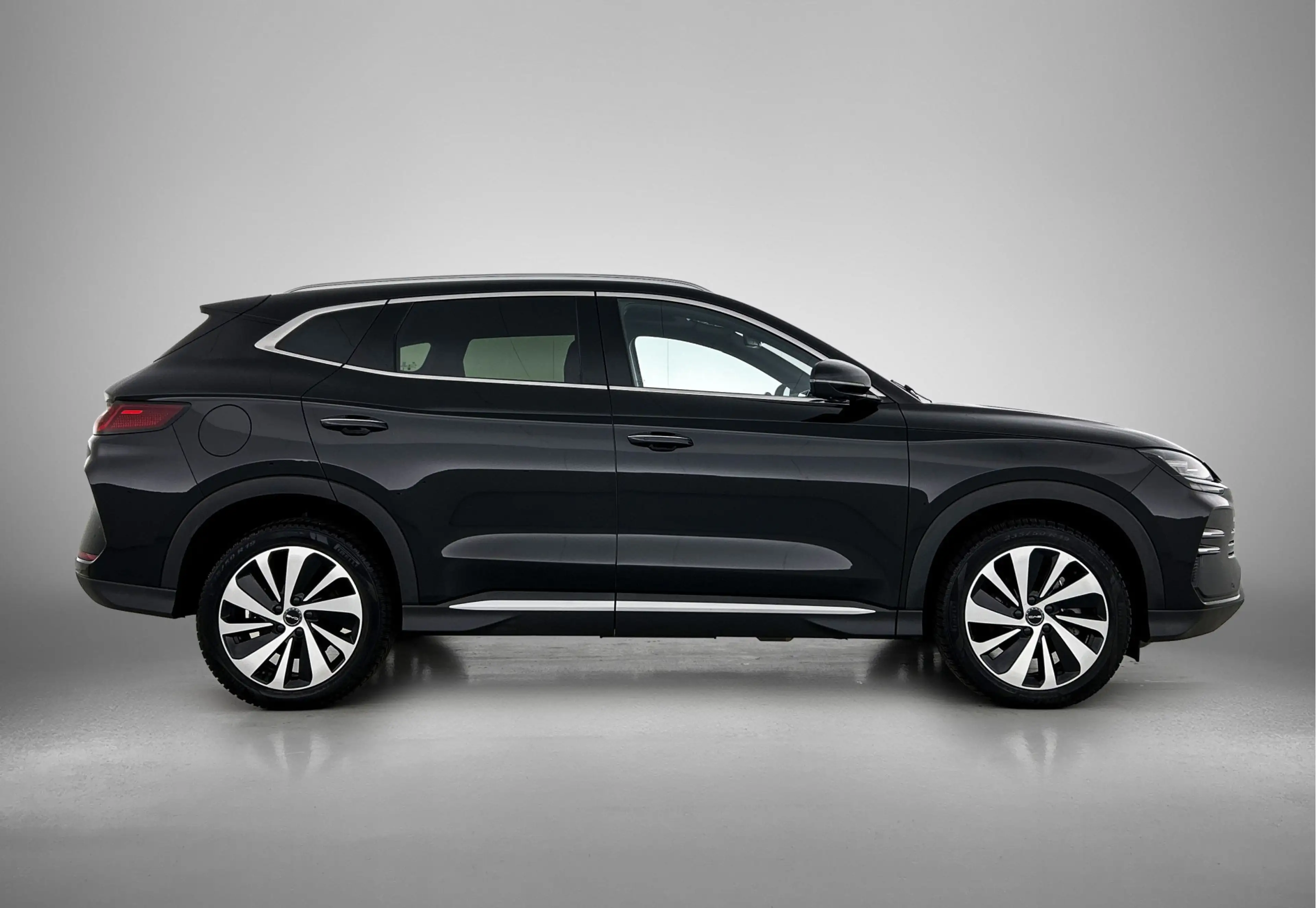 BYD Seal U 1.5 T DM-i AWD Design | Sunroof | 4x4 | Origineel — photo 15