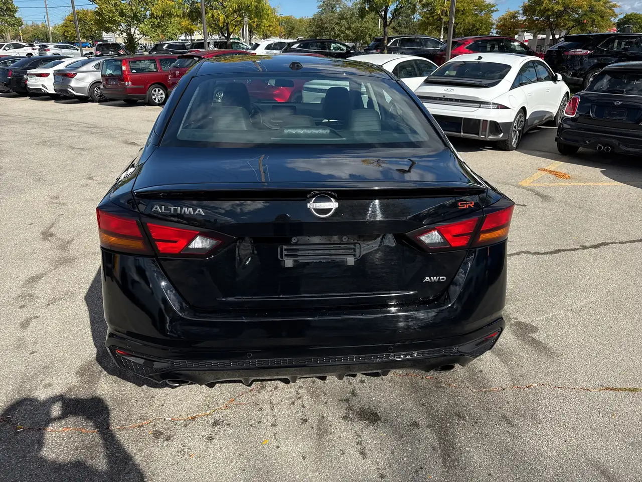 Nissan Altima снимка Nissan Altima