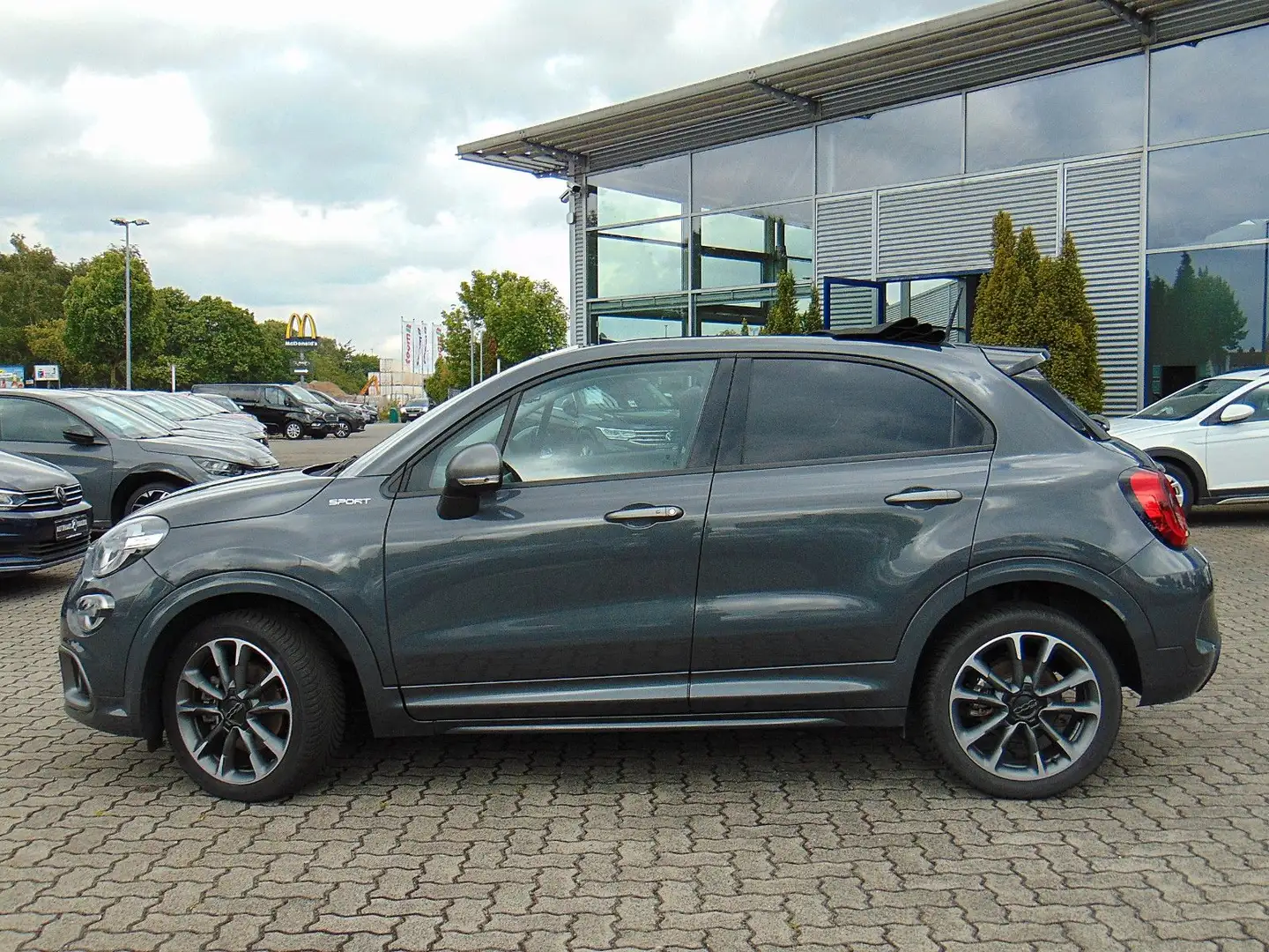 Fiat 500X 1.5 GSE Hybrid DOLCEVITA SPORT DCT Grau - 2