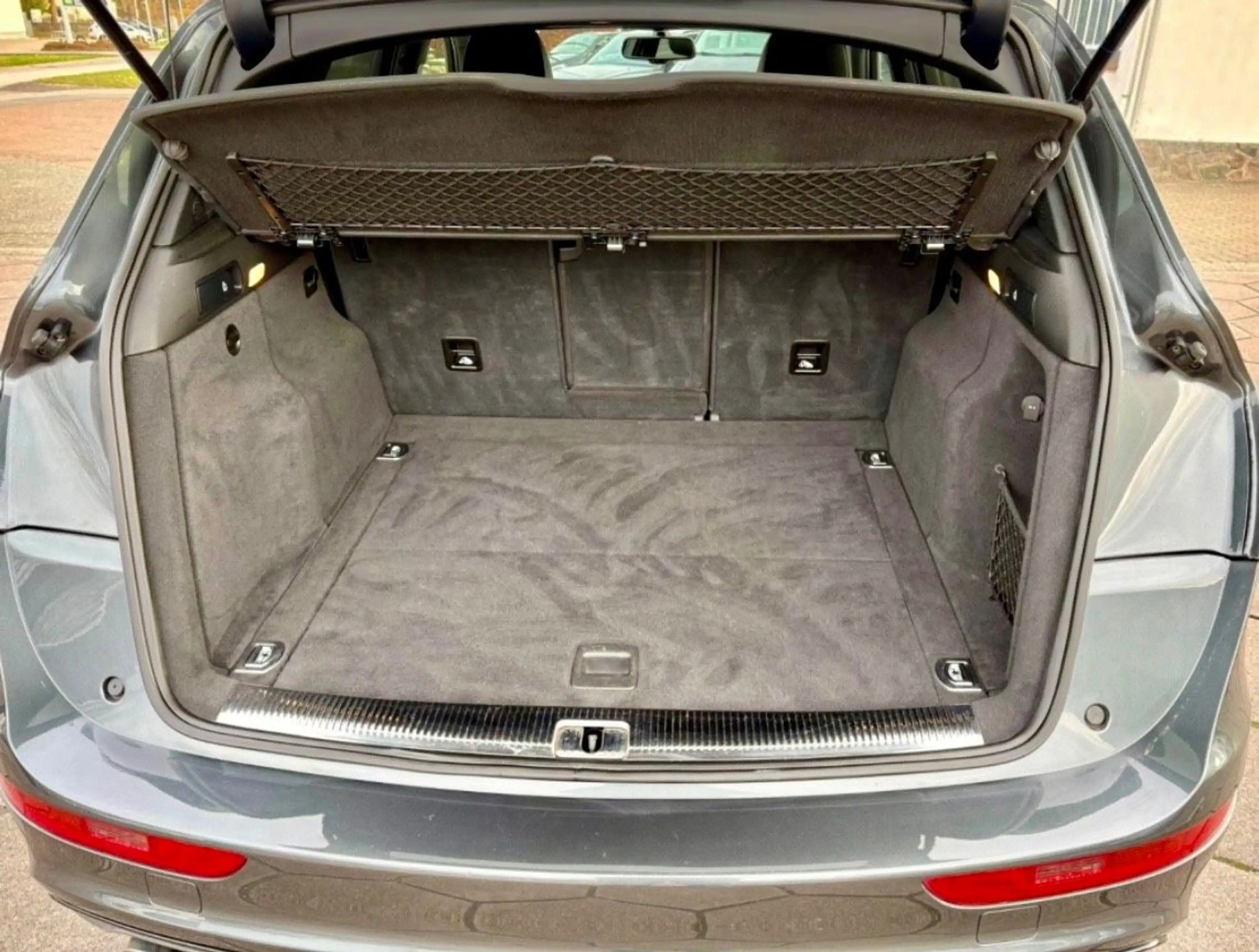 Audi SQ5 3.0 TDI Competition quattro MEMORY PANO 21" — photo 6