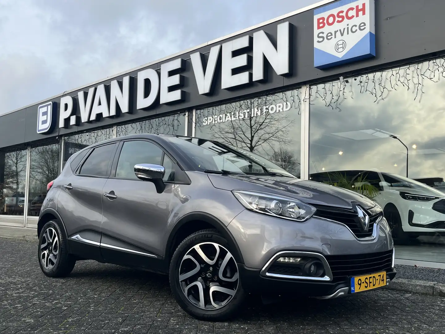 Renault Captur 0.9 TCe Dynamique 90pk/66kW | Afneembare trekhaak Grau - 1