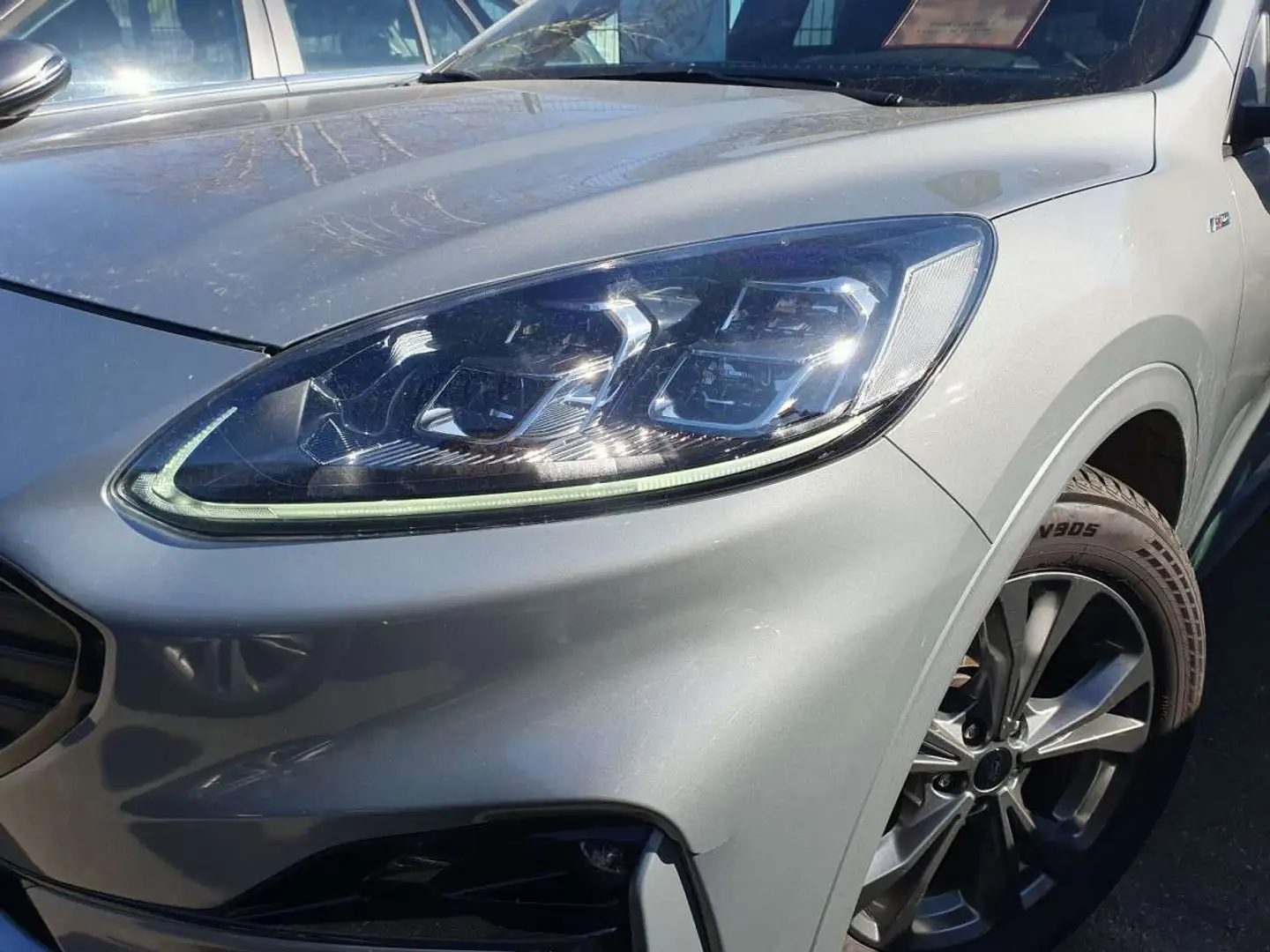 Ford Kuga 1.5 TDCI 120CV ST-LINE Gris - 2