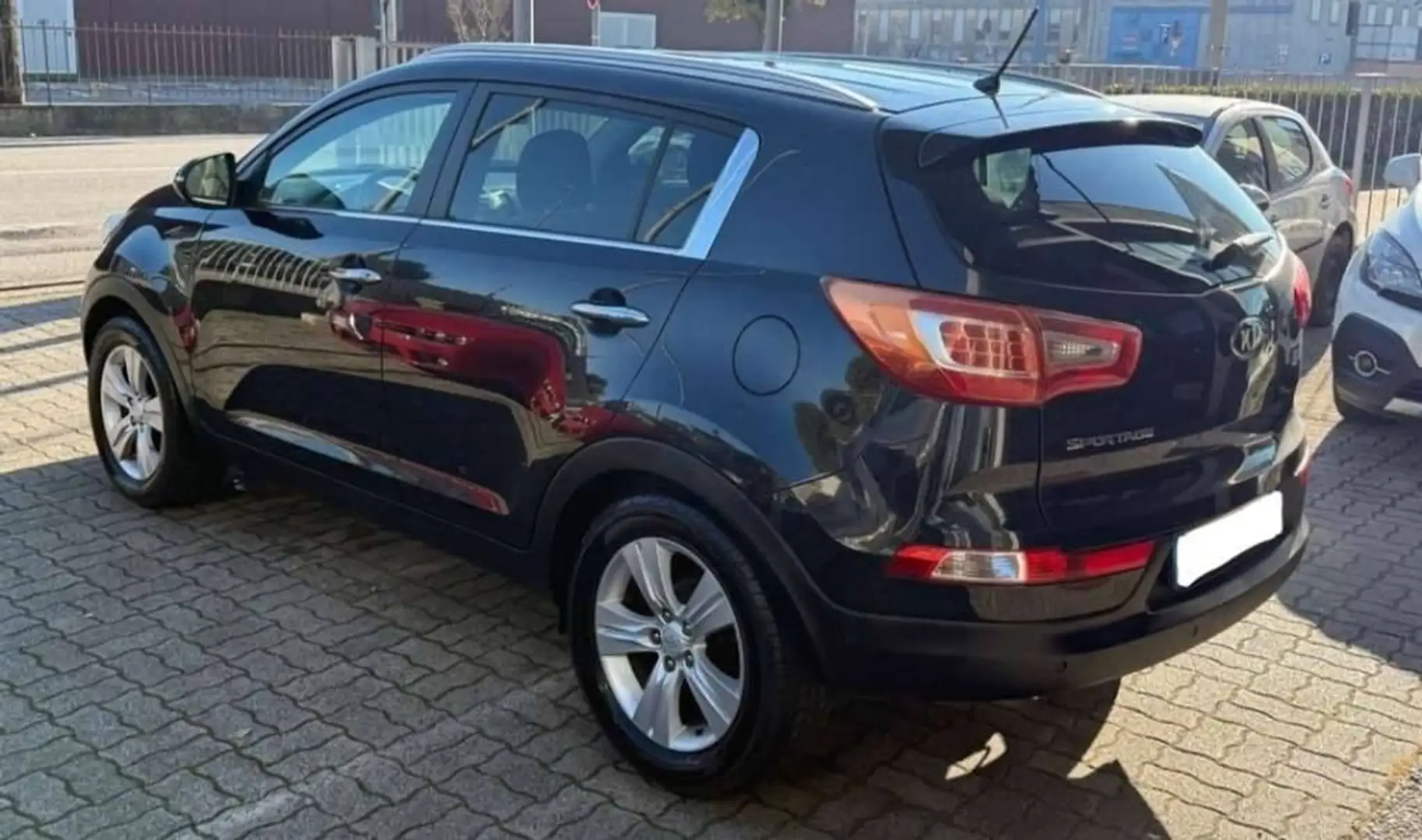 Kia Sportage 2.0 CRDi 4WD Automatik - 2