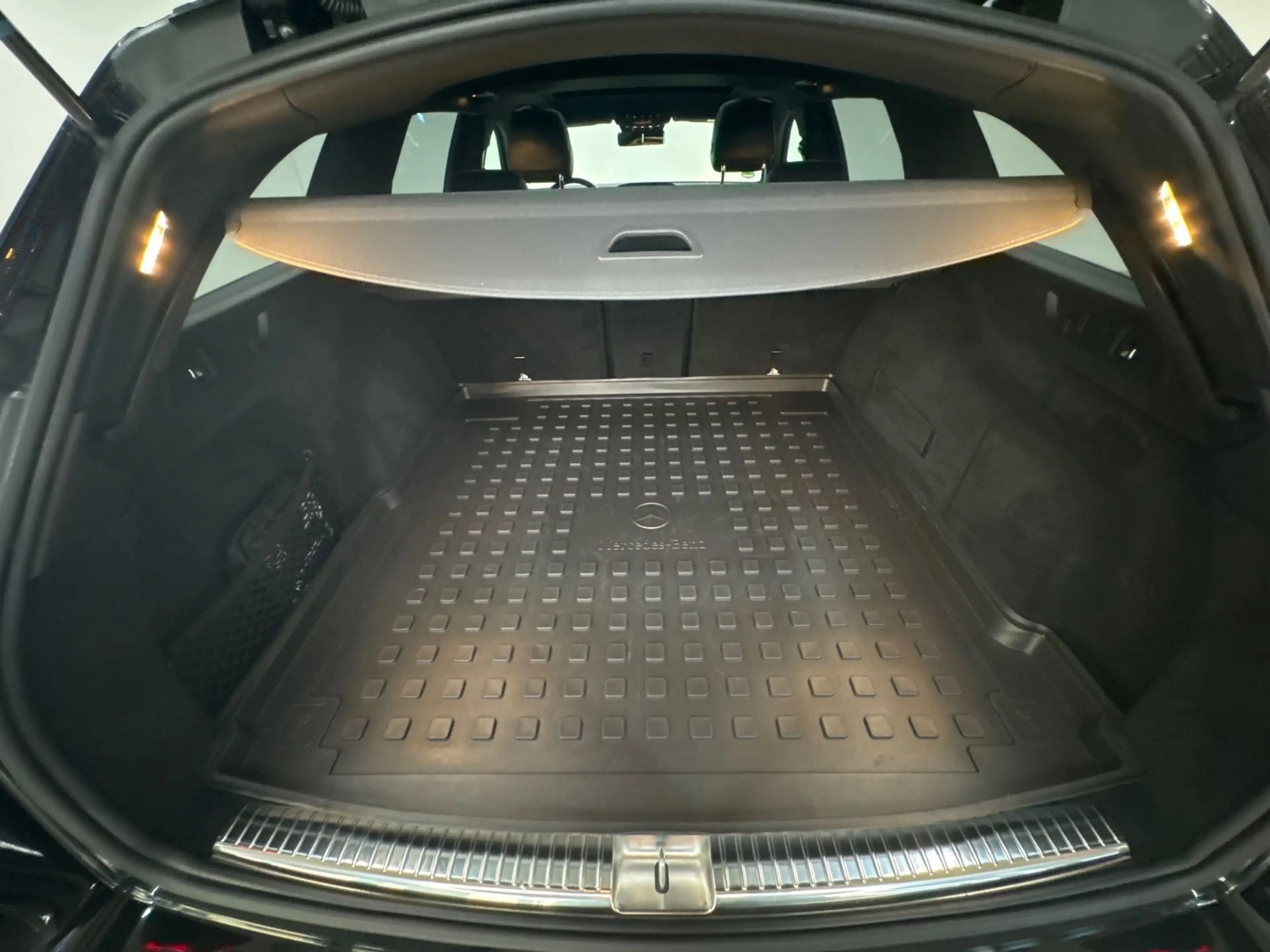 Mercedes-Benz E 220 d T-Modell AMG RFK ACC VirtualCockpit — photo 15