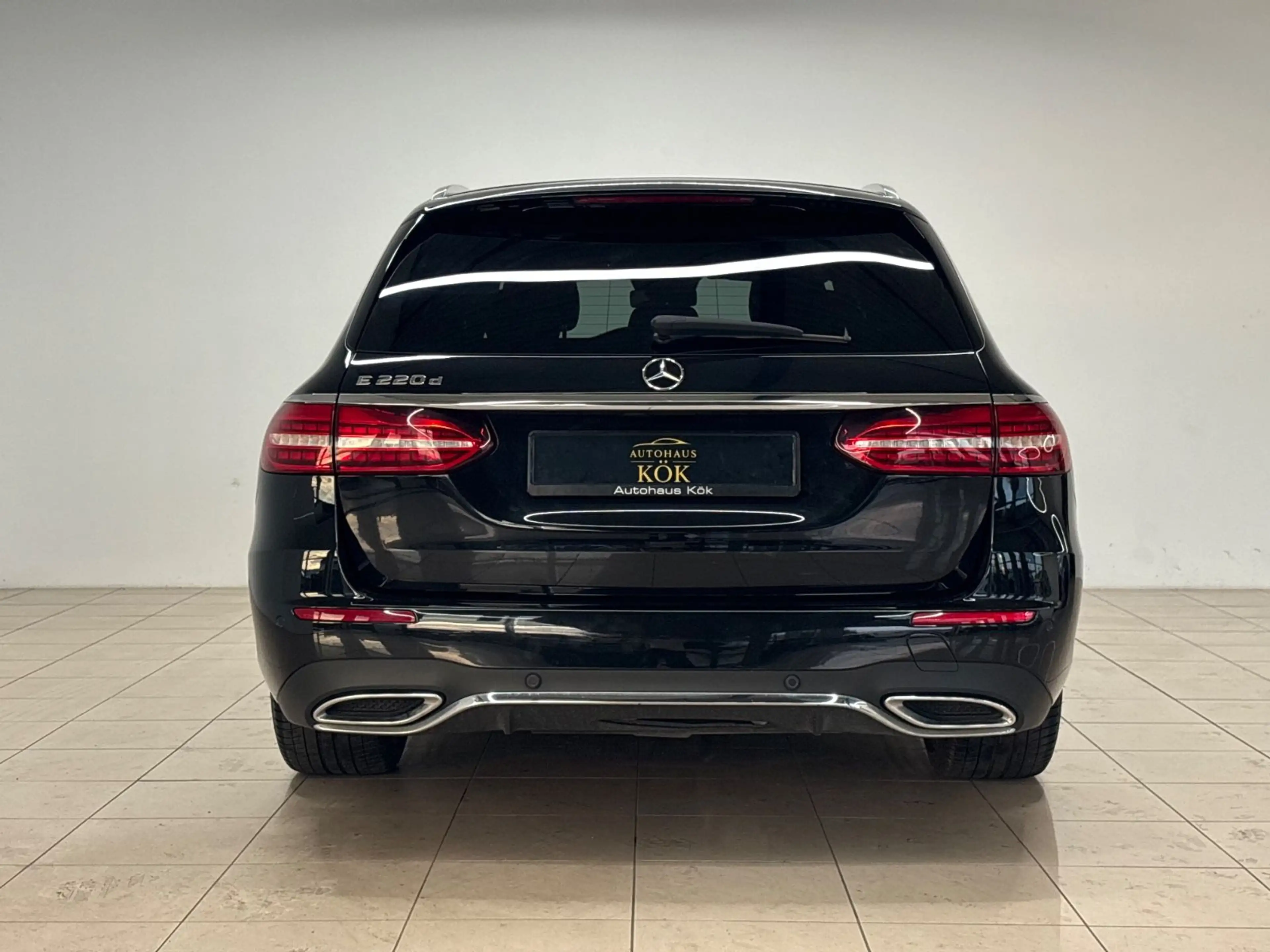 Mercedes-Benz E 220 d T-Modell AMG RFK ACC VirtualCockpit — photo 7