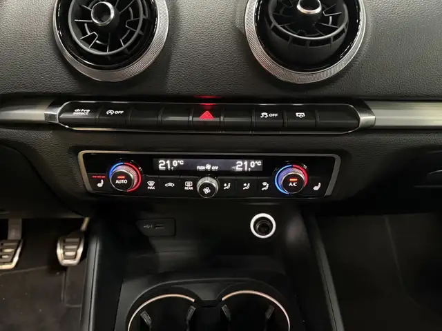 Audi A3 view 9