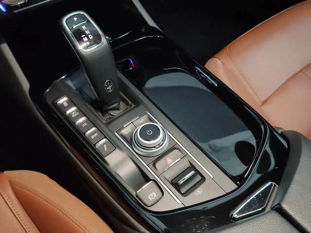 Maserati Levante 2022 — фото 14