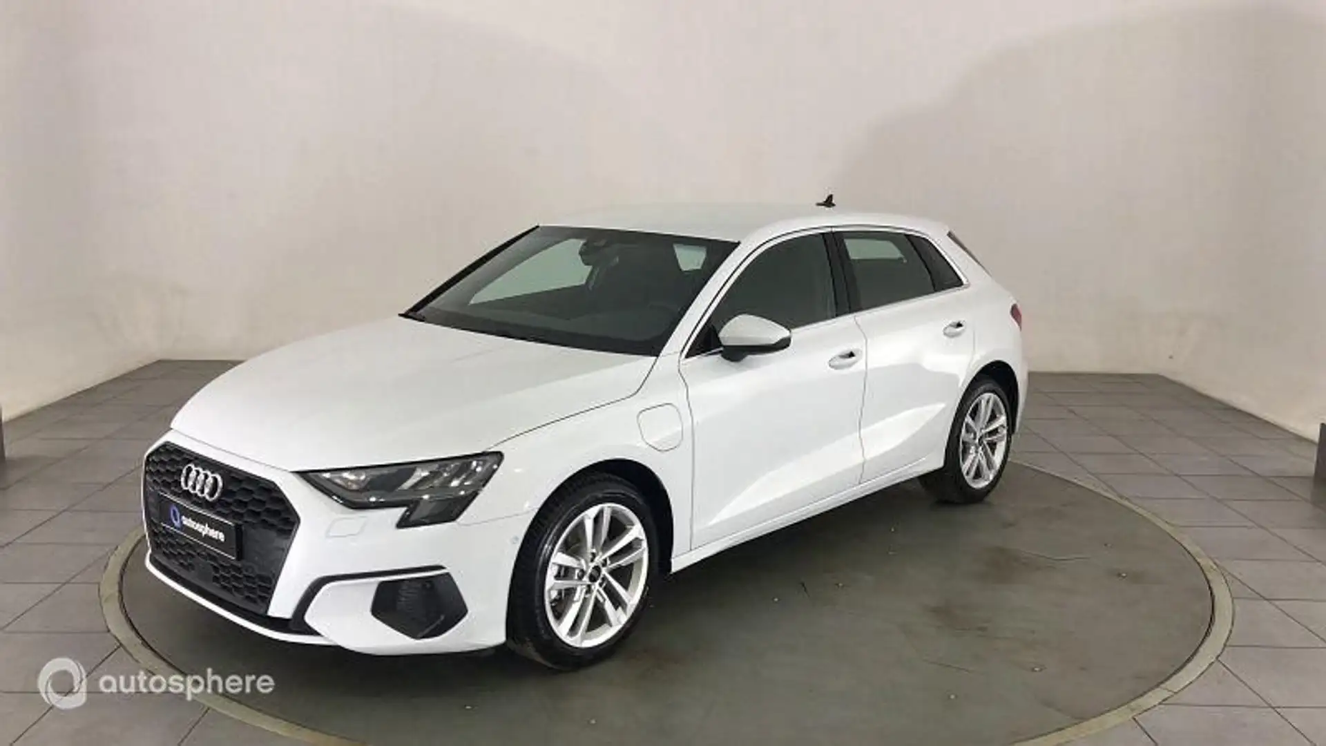 Audi A3 40 TFSI e 204ch Design S tronic 6 - 1