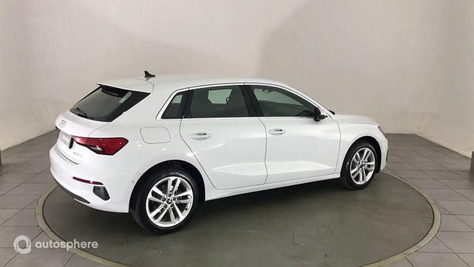 Audi A3 40 TFSI e 204ch Design S tronic 6 - 2