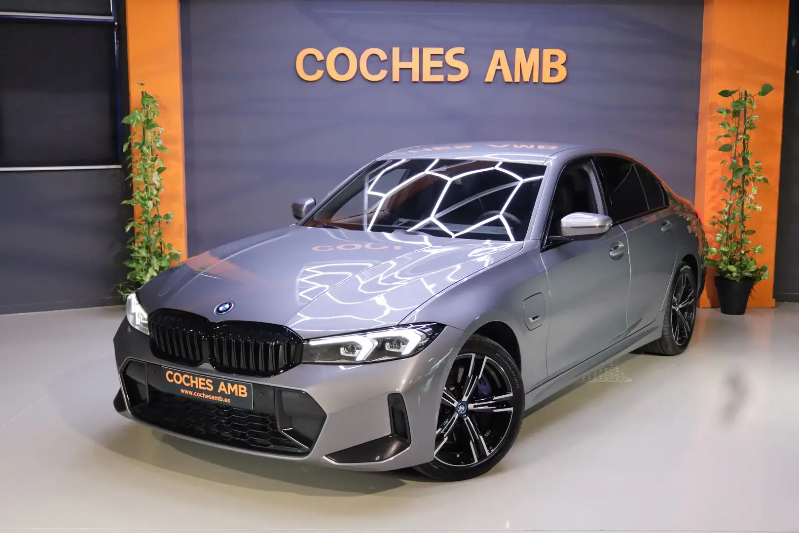 BMW 330 330e M Sport Gris - 1