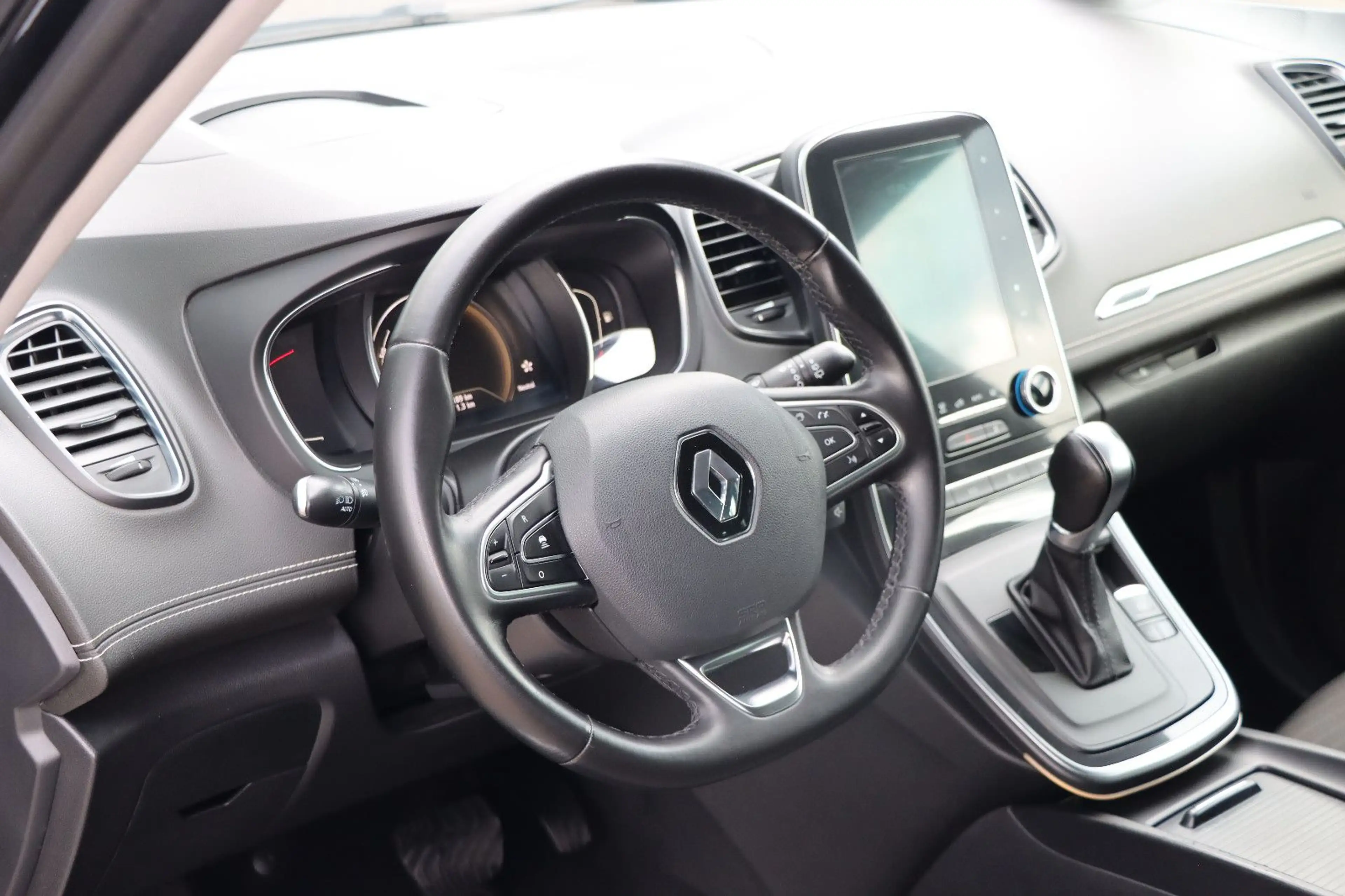 Renault Scenic IV BOSE Edition AMBIENTE MASSAGE LED — photo 11