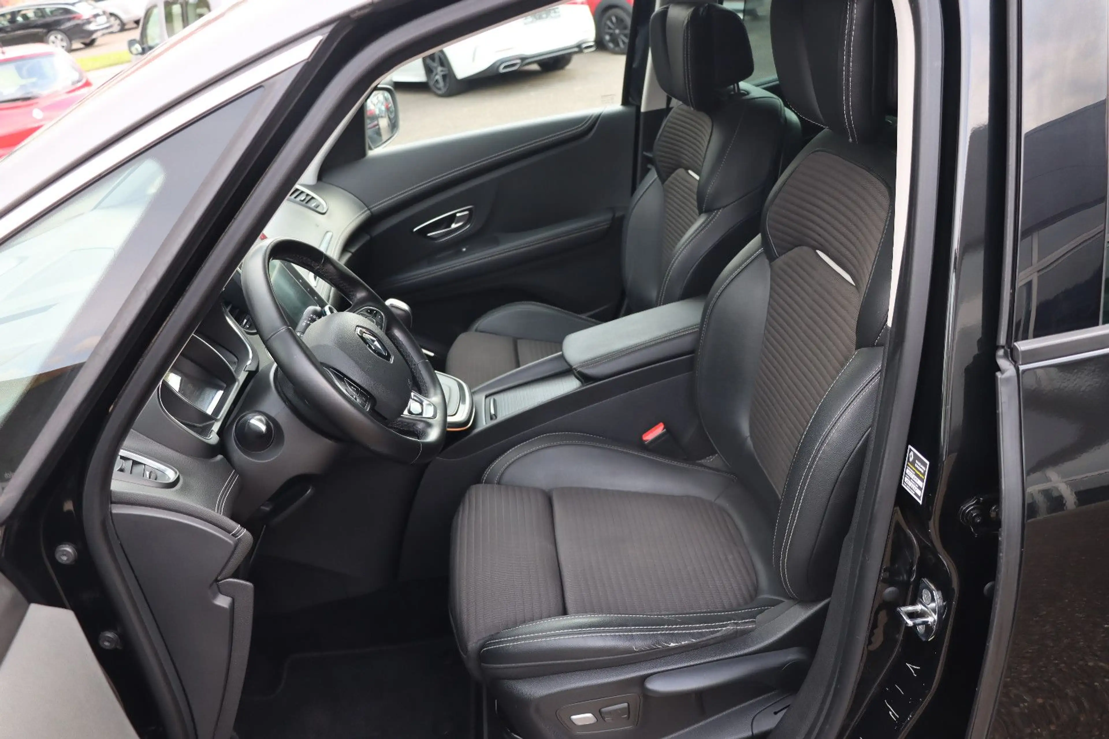 Renault Scenic IV BOSE Edition AMBIENTE MASSAGE LED — photo 12
