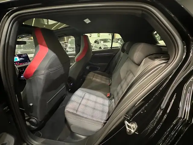 Volkswagen Golf view 14