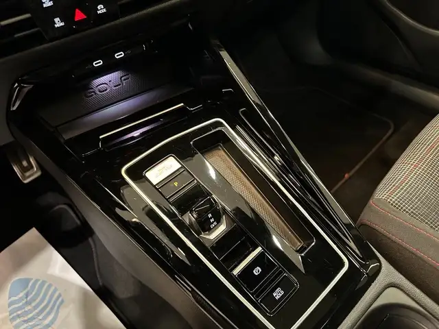 Volkswagen Golf view 12