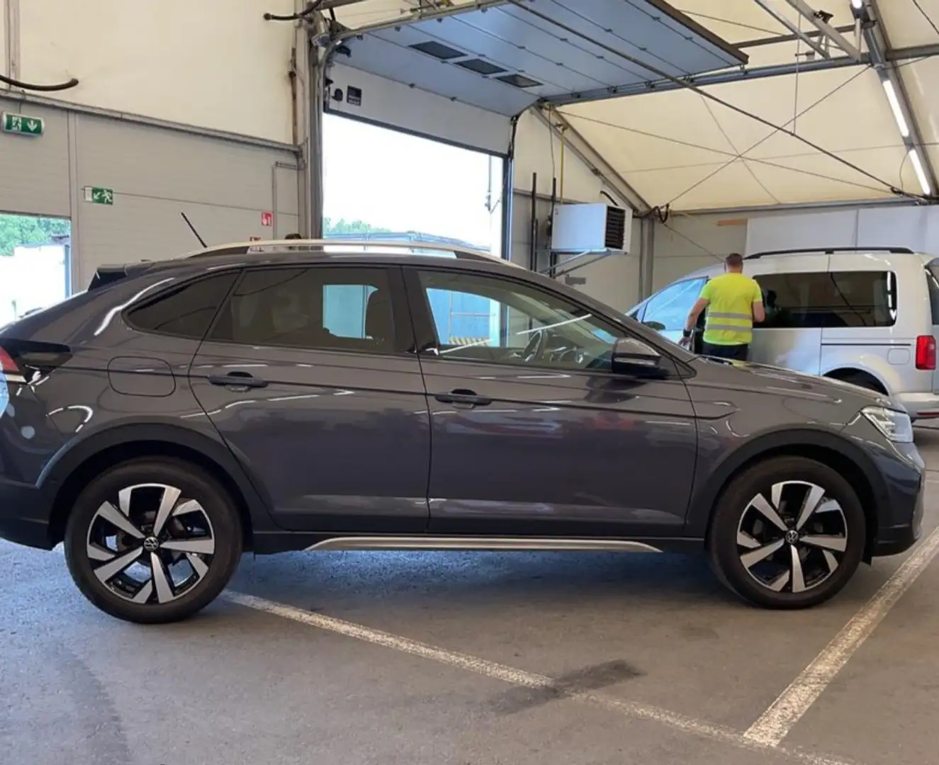 Volkswagen Taigo Taigo 1.0 TSI Style DSG MATRIX COCKPIT 17300 NETTO Grijs - 2