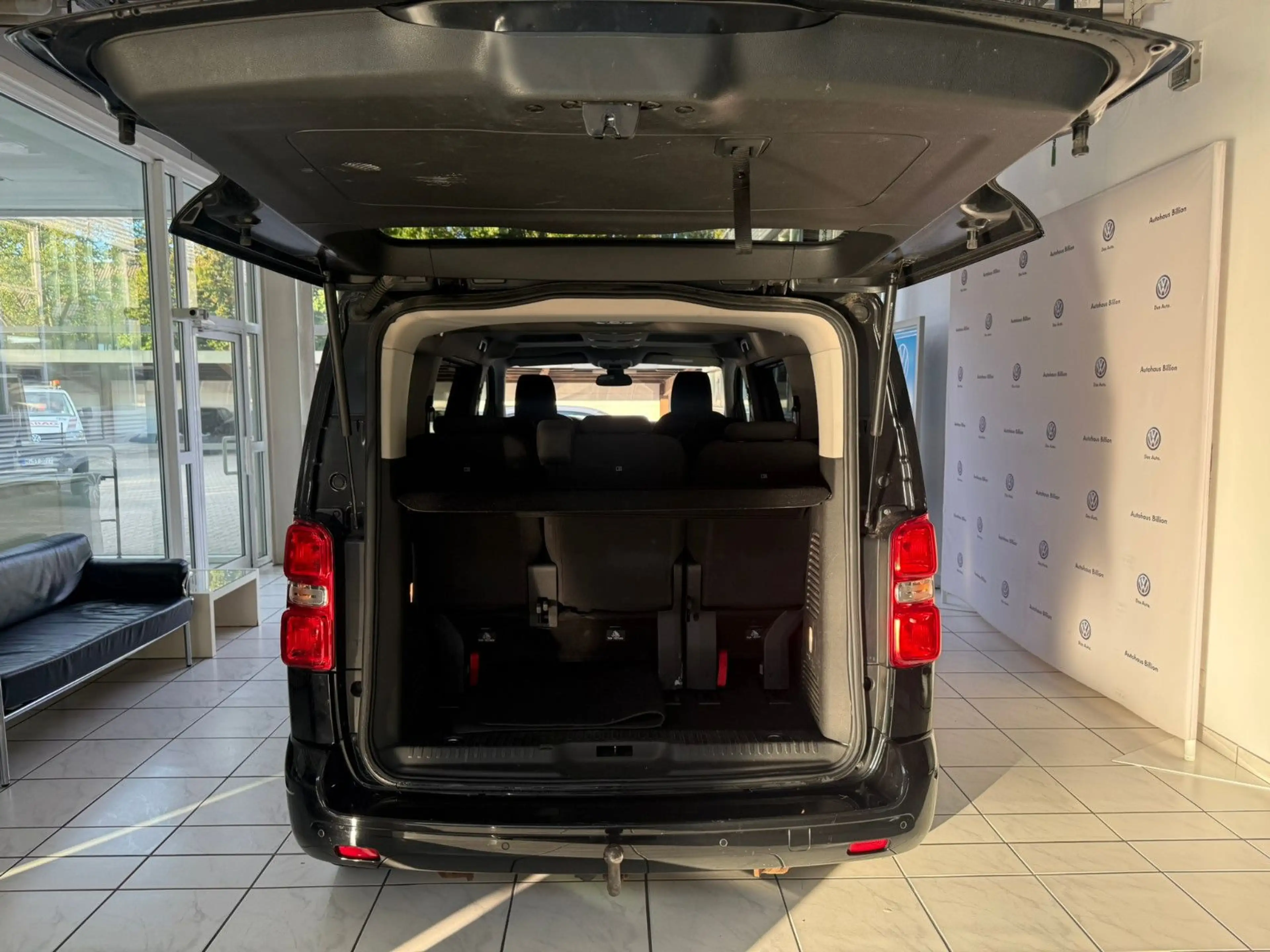 Peugeot Traveller 2.0 BlueHDi 150 L2 Active // AHK, 8-Si — photo 14