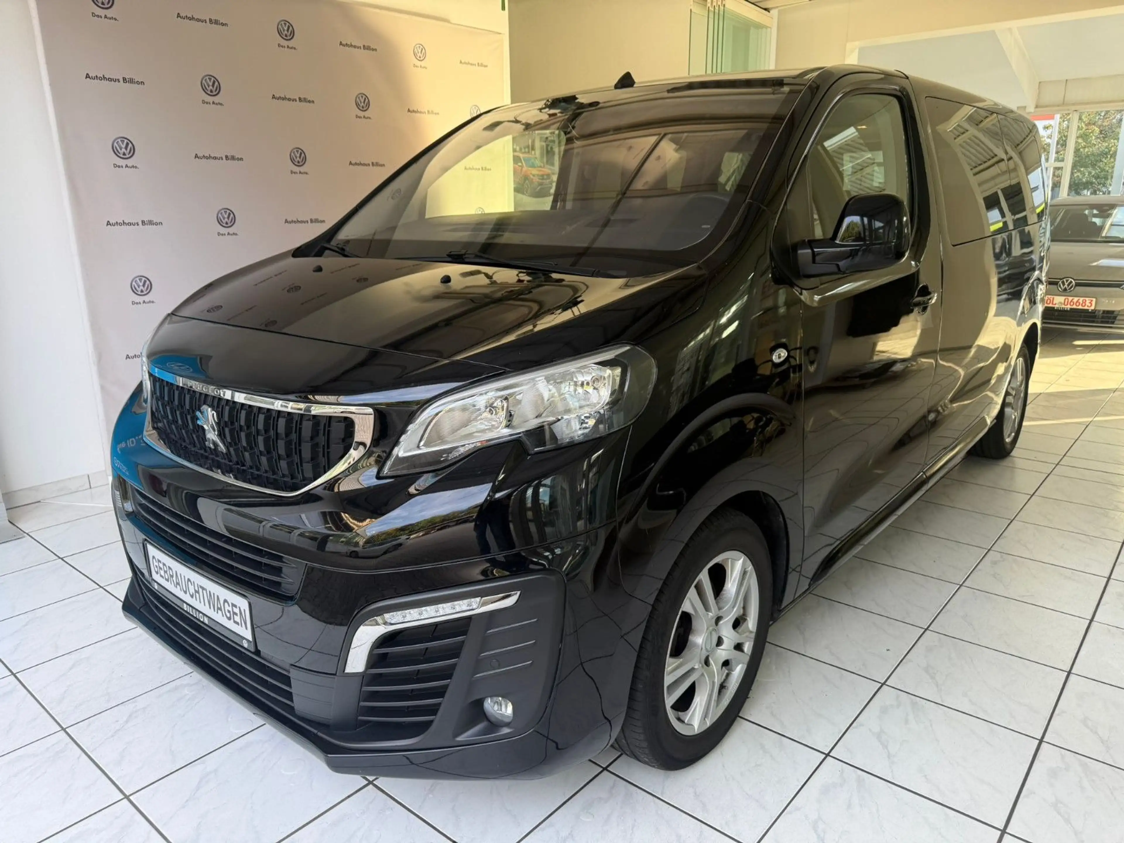 Peugeot Traveller 2.0 BlueHDi 150 L2 Active // AHK, 8-Si — photo 3
