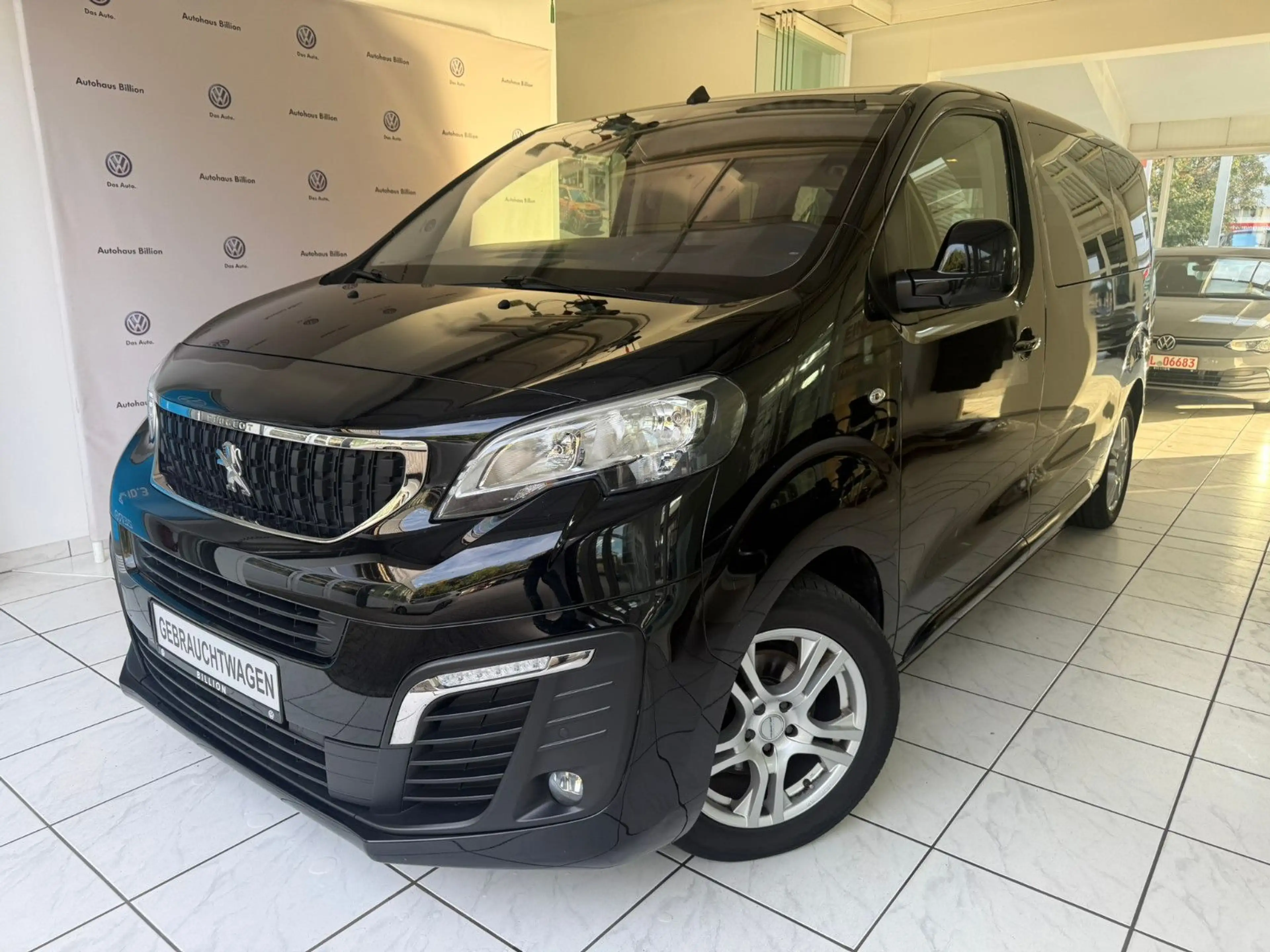 Peugeot Traveller 2.0 BlueHDi 150 L2 Active // AHK, 8-Si — photo 2