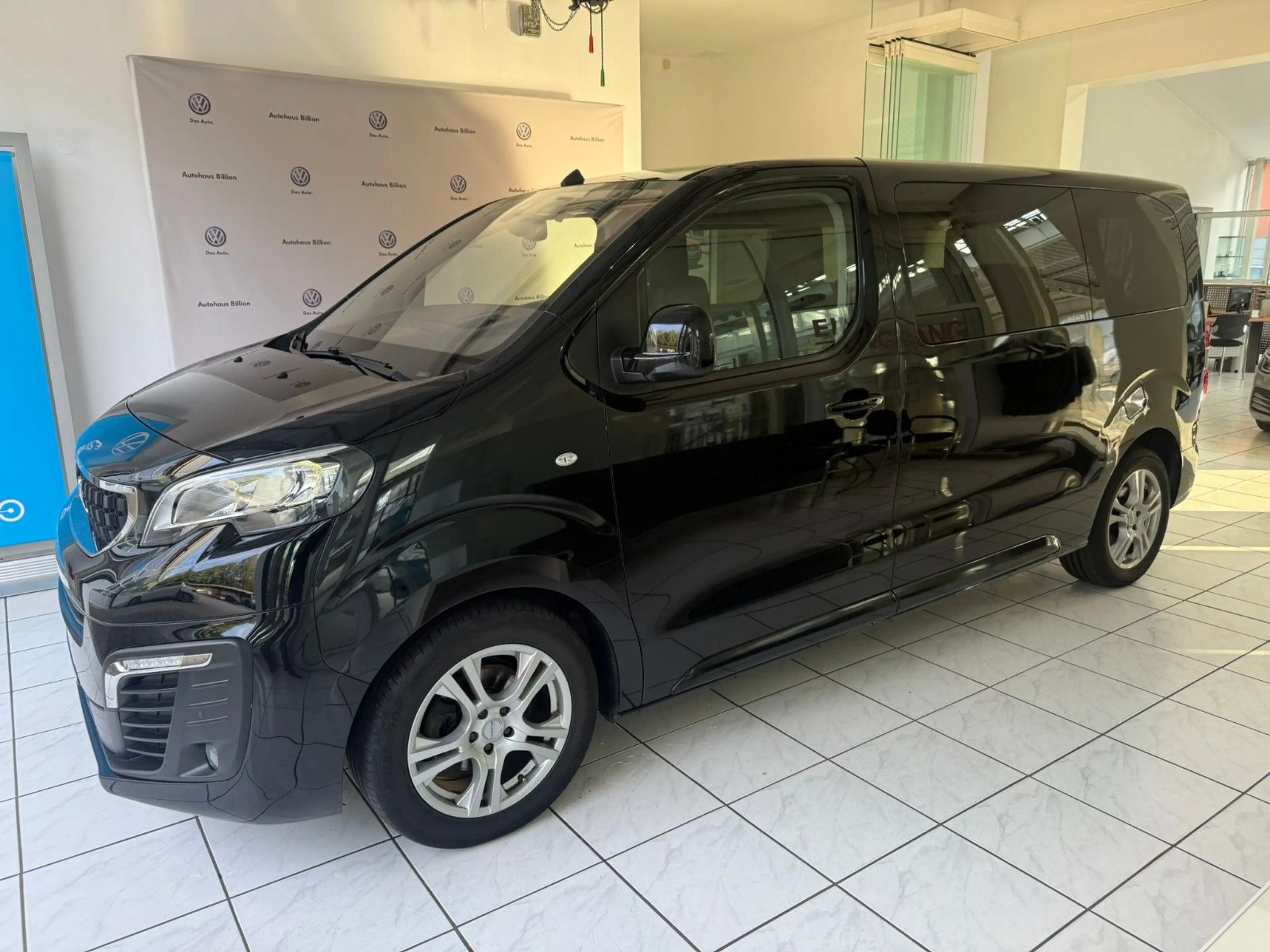 Peugeot Traveller 2.0 BlueHDi 150 L2 Active // AHK, 8-Si — photo 11