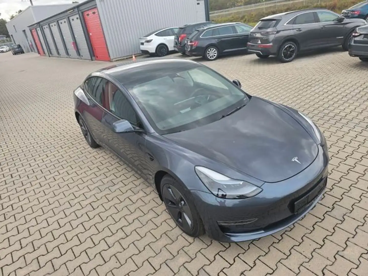 Tesla Model 3 Long Range Allradantrieb mit Dualmotor Grau - 2