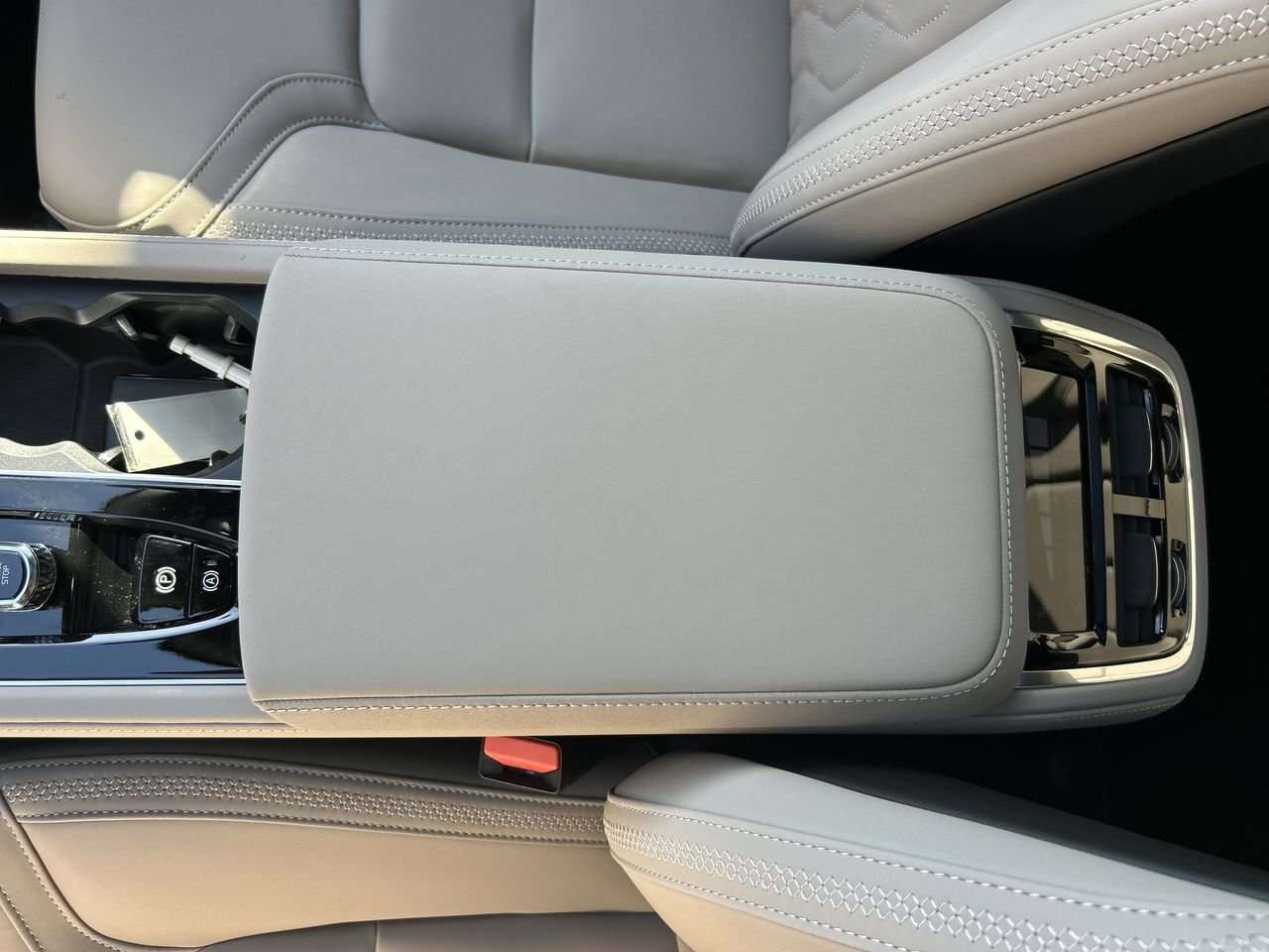 2026 Volvo XC90 Plus 7-Seater (Bright Theme) Rear Camera Washer | thumb 29