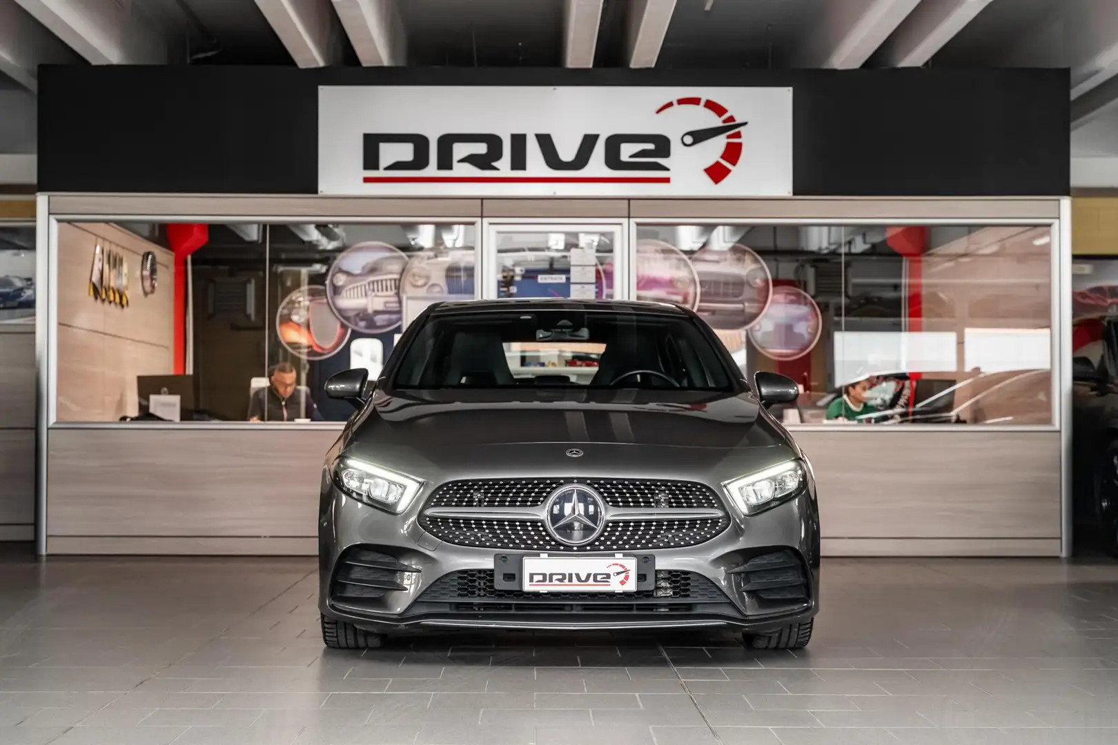 Mercedes-Benz A 180 A 180 d Premium auto Grigio - 2
