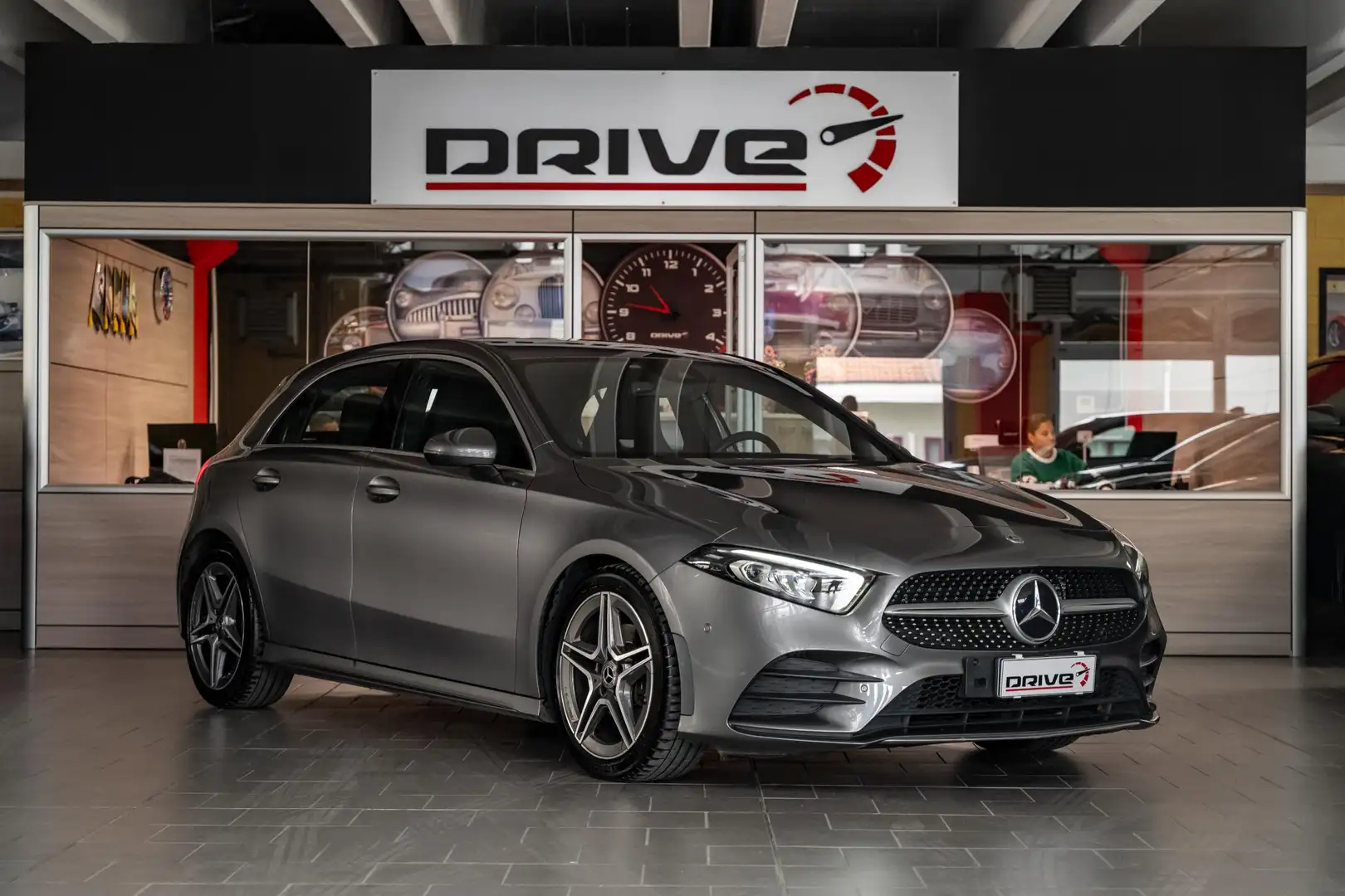 Mercedes-Benz A 180 A 180 d Premium auto Grigio - 1