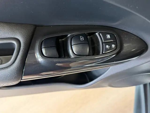 Nissan Juke view 16