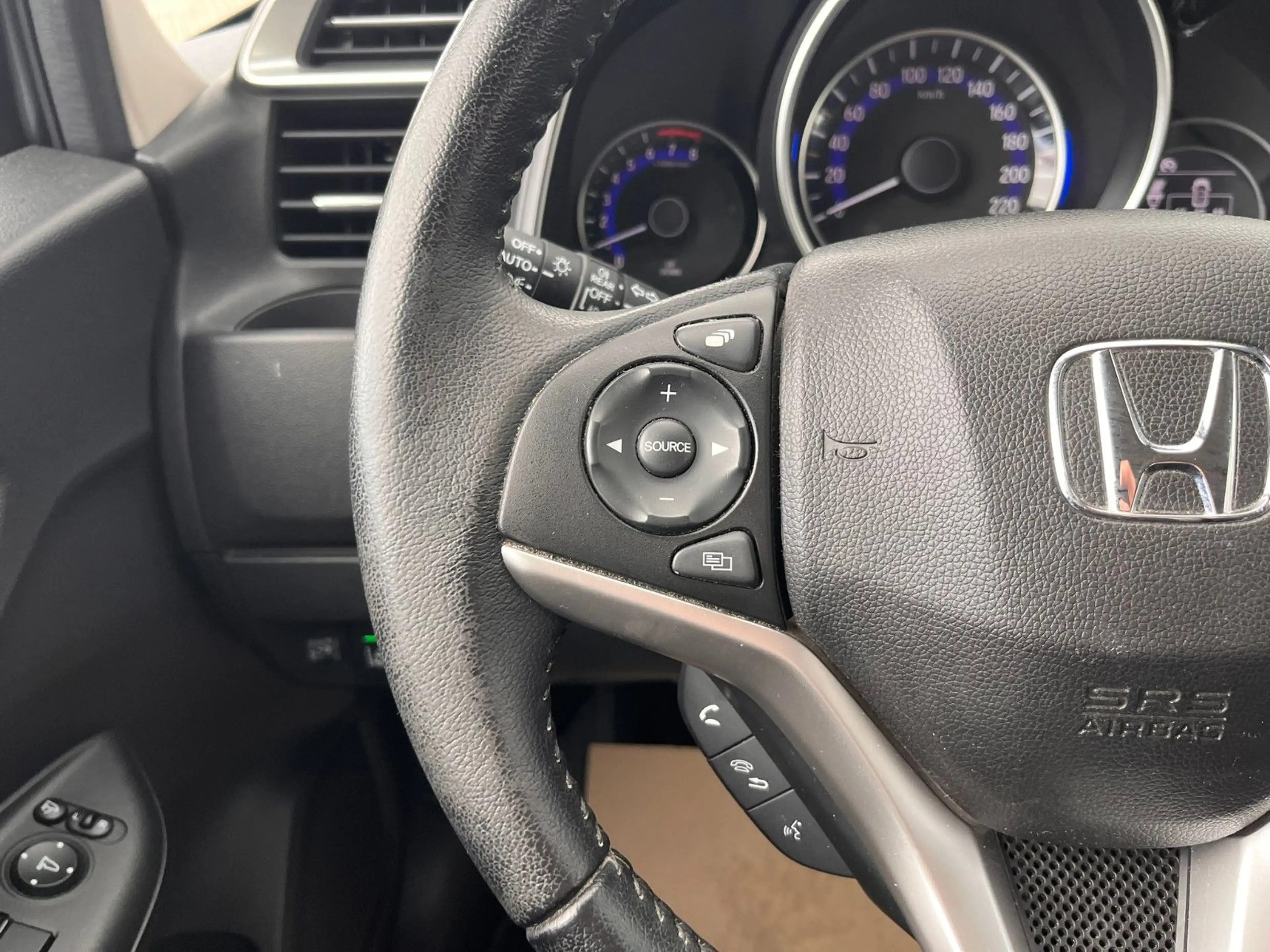 Honda Jazz 1.3 i-VTEC Elegance — photo 20