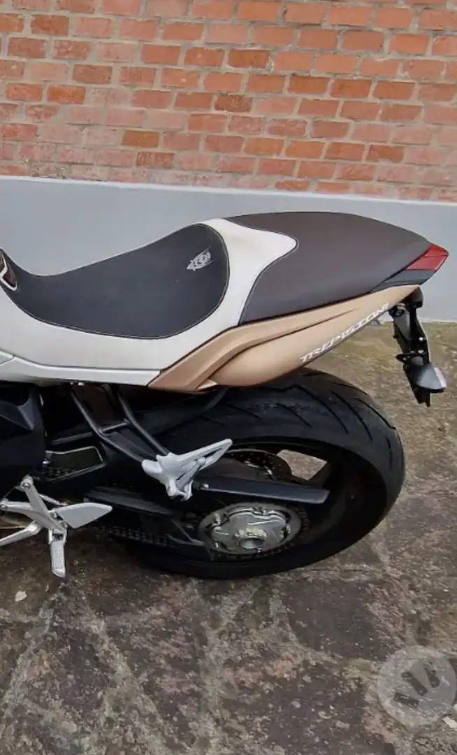 MV Agusta Brutale 675 Bianco - 2