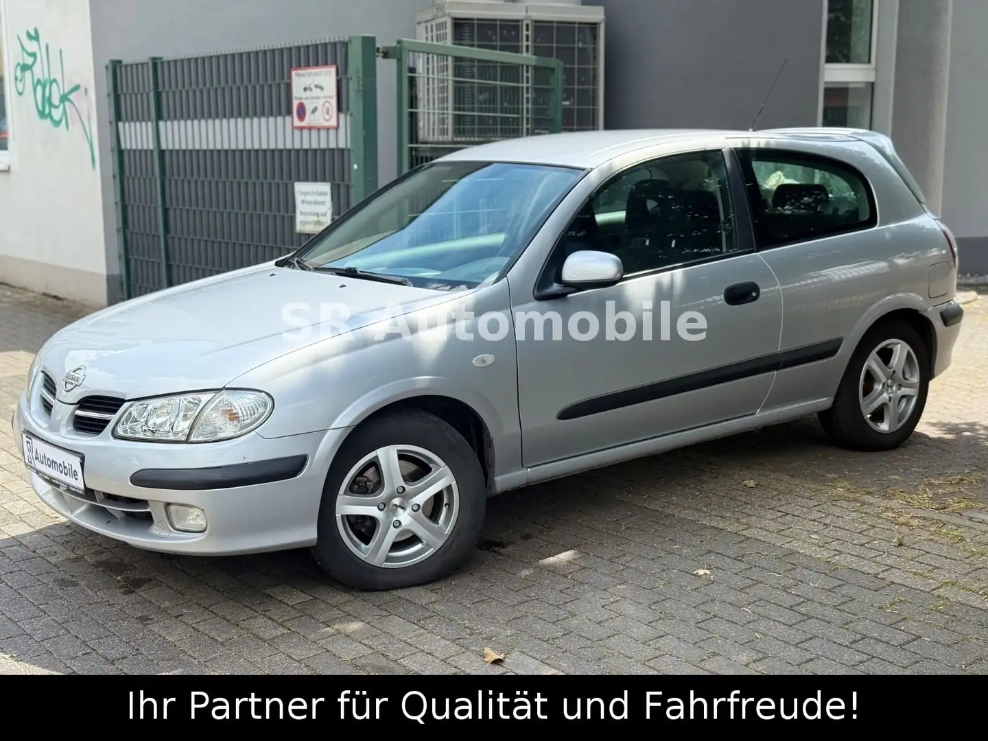 Nissan Almera Acenta Plus KLIMA*8-FACH-BEREIFT*TÜV - 1
