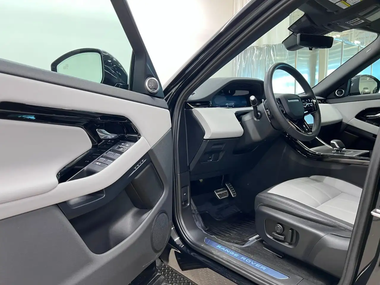 Land Rover Range Rover Evoque снимка Land Rover Range Rover Evoque
