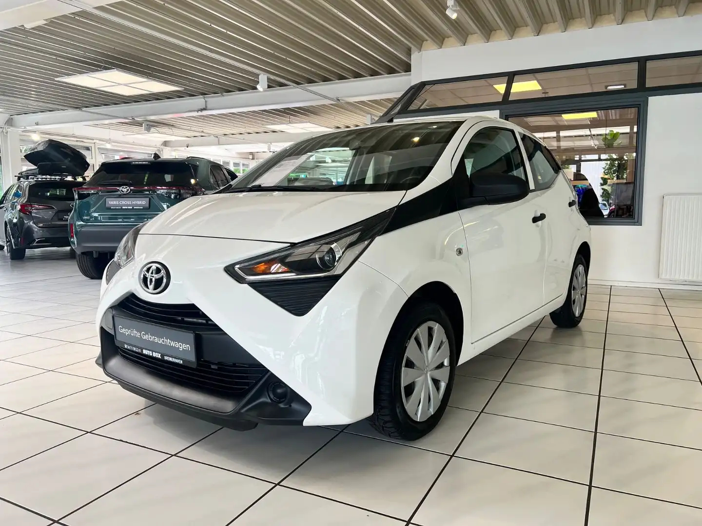 Toyota AYGO x-business Paket Alb - 1
