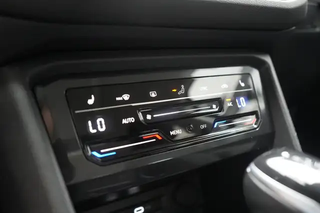 Volkswagen Tiguan Allspace view 21
