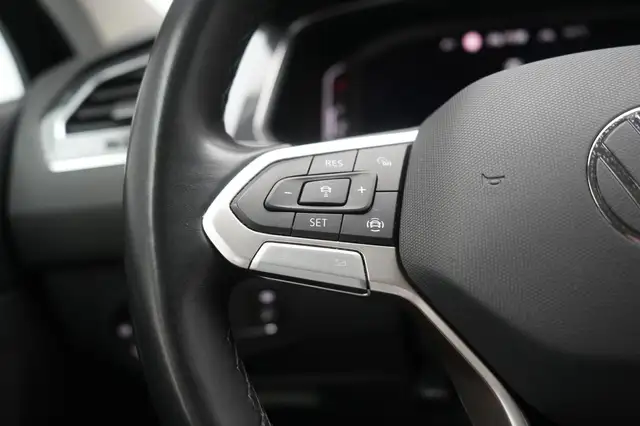 Volkswagen Tiguan Allspace view 24