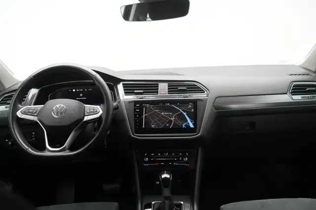 Volkswagen Tiguan Allspace view 14