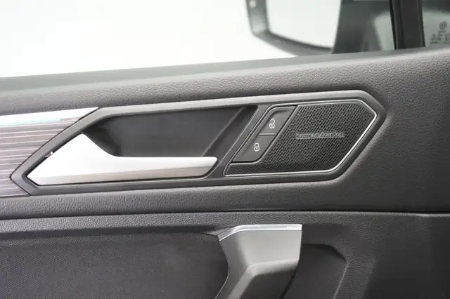 Volkswagen Tiguan Allspace view 30