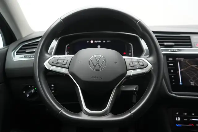 Volkswagen Tiguan Allspace view 15