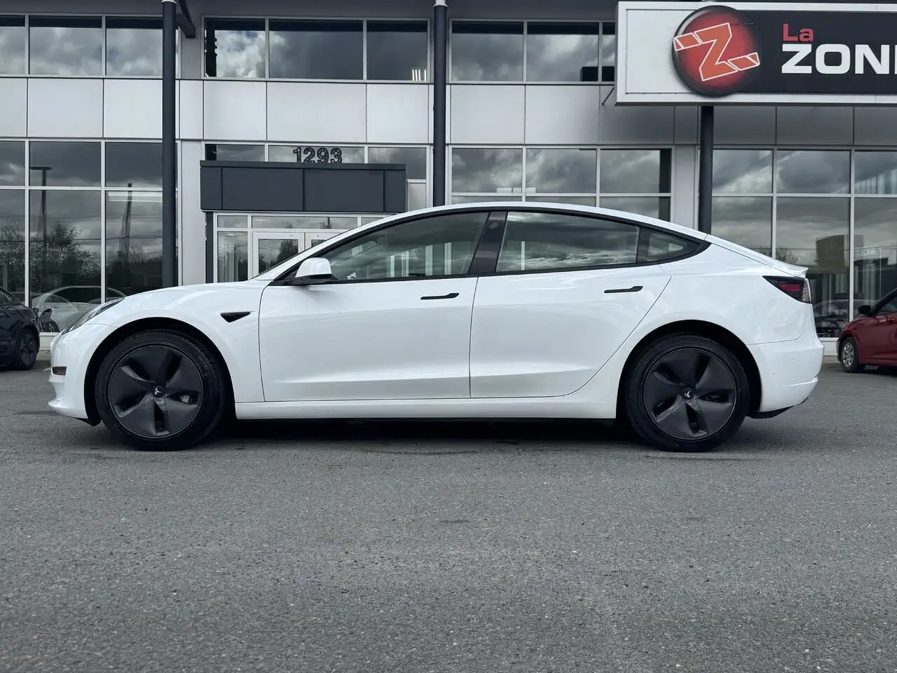 Tesla Model 3 photo Tesla Model 3