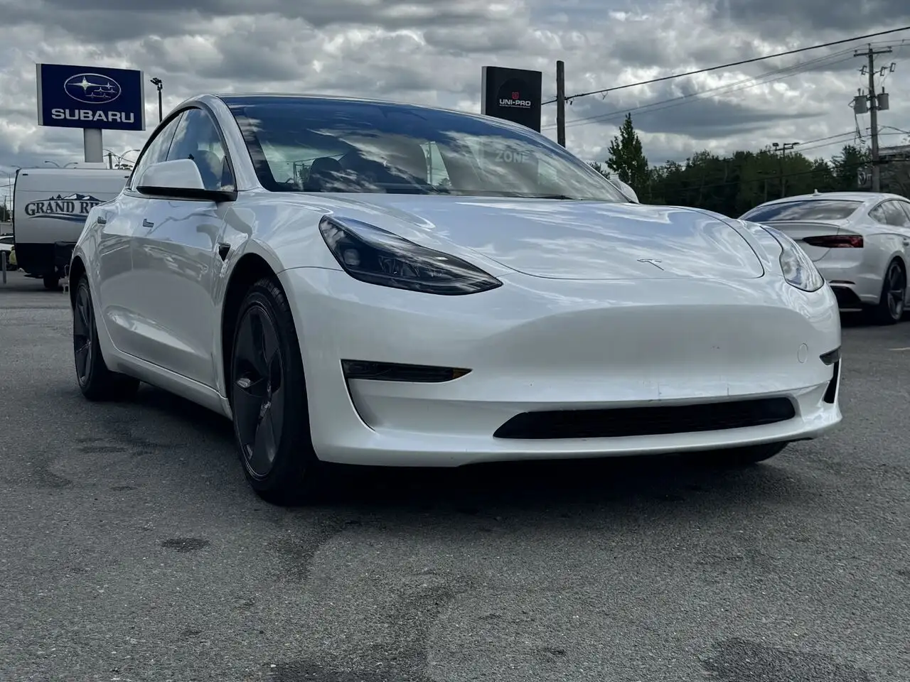 Tesla Model 3 photo Tesla Model 3
