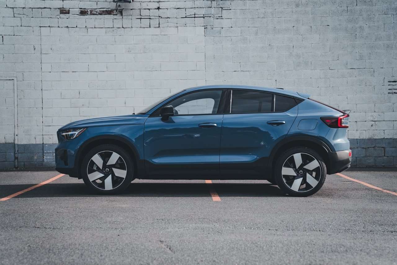 2023 Volvo C40 Recharge TWIN Ultimate - Dark