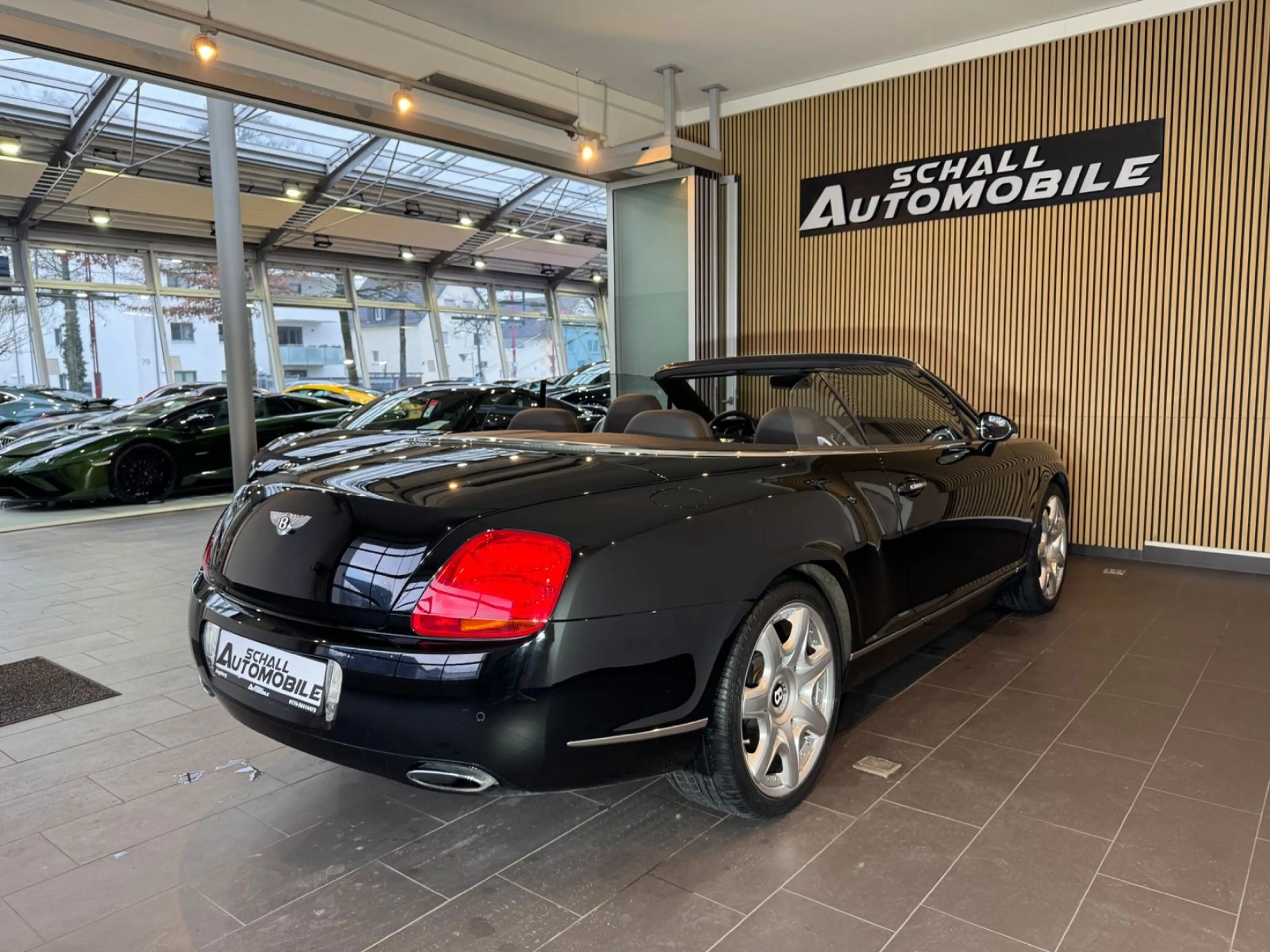 Bentley Continental GTC - CAM/NAVI/XENON/LEDER/20" — photo 6