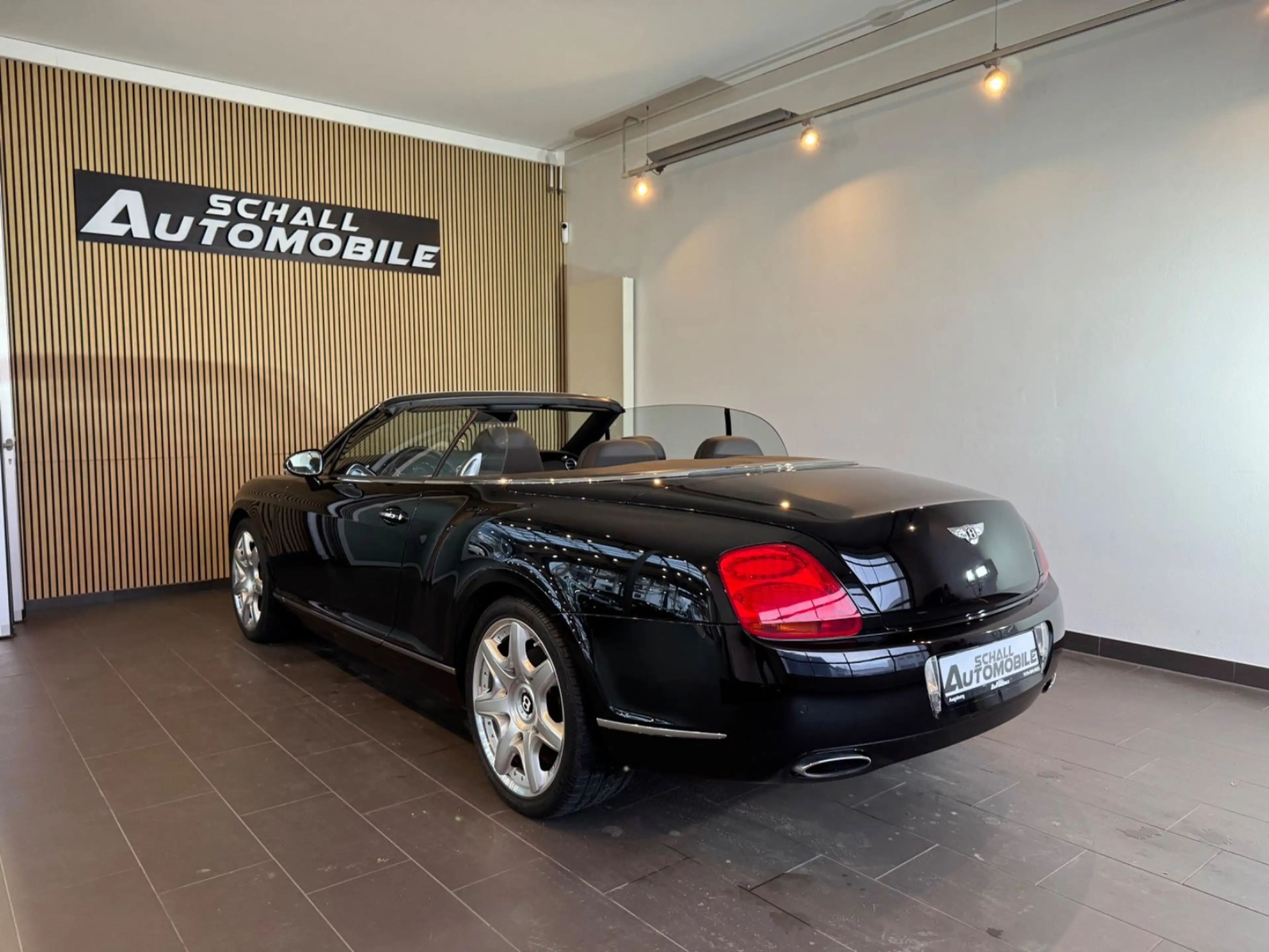 Bentley Continental GTC - CAM/NAVI/XENON/LEDER/20" — photo 5