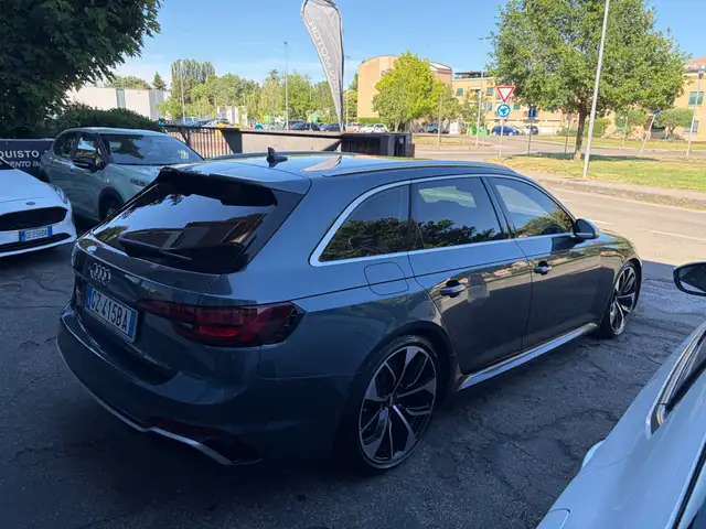 Audi A4 view 3