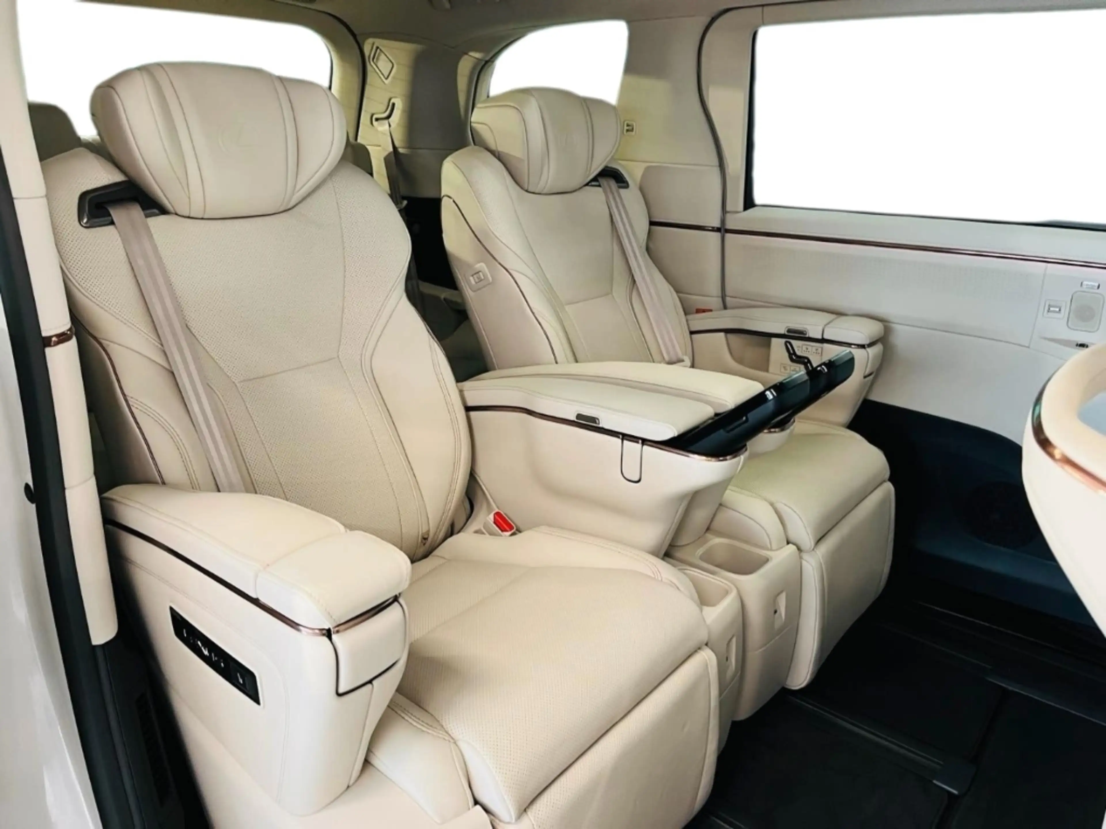 Lexus LM 350h Executive Vorführer sofort Verfügbar! — photo 13