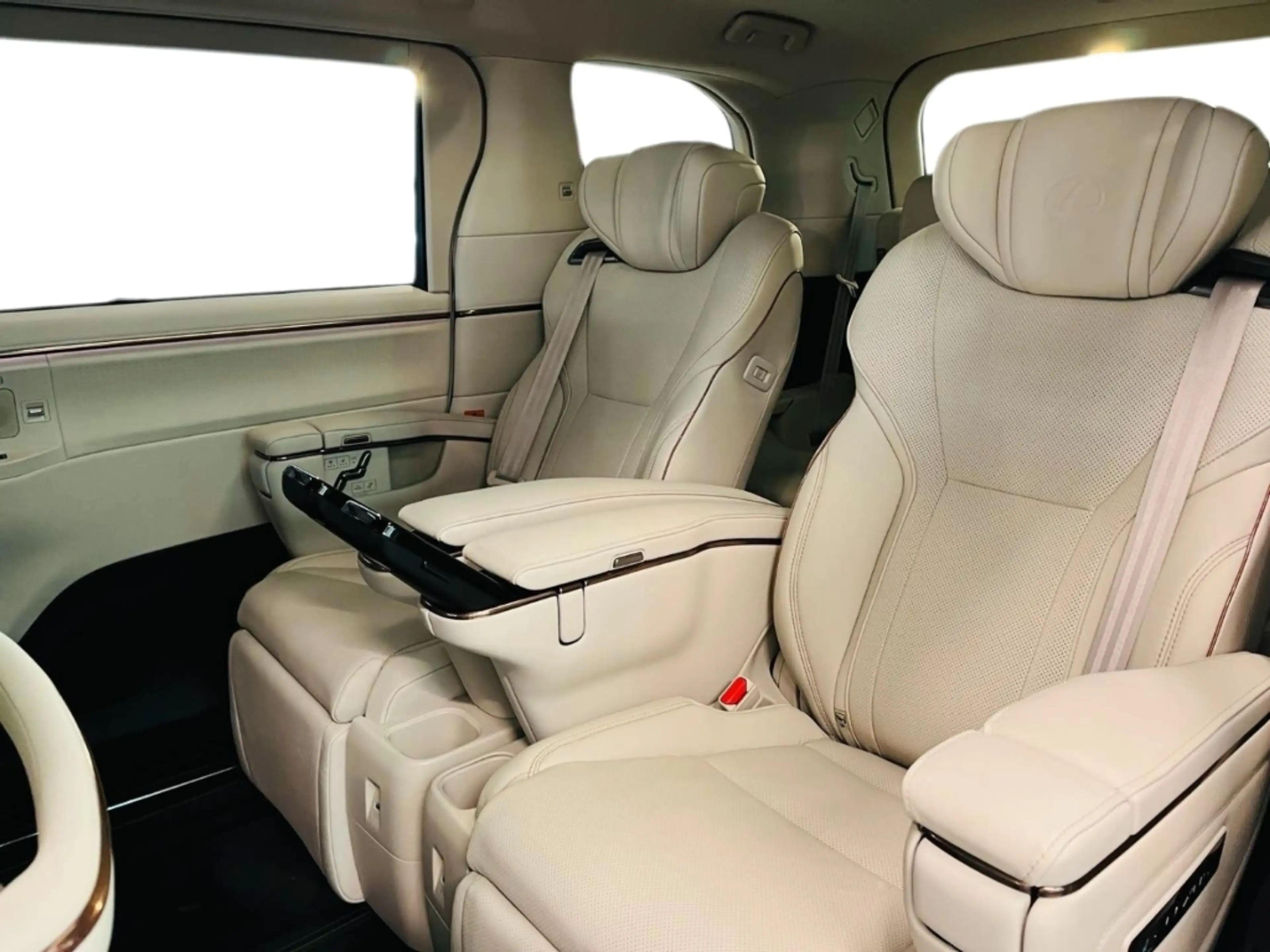 Lexus LM 350h Executive Vorführer sofort Verfügbar! — photo 14