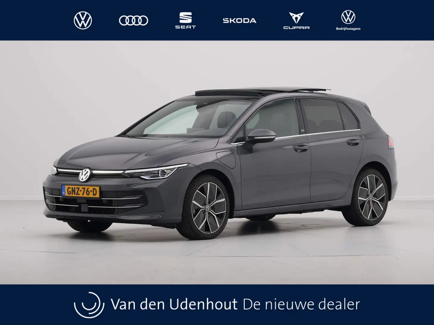 Volkswagen Golf 1.5 eHybrid 50 Edition Panorama Stoelverwarming Ca Gris - 1